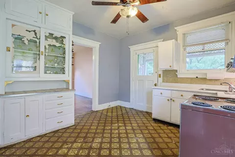 Kitchen - 2916 Harrison Ave, Cincinnati, OH 45211 photo 2 of 3