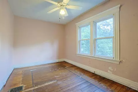 Bedroom - 2916 Harrison Ave, Cincinnati, OH 45211 photo 3 of 6