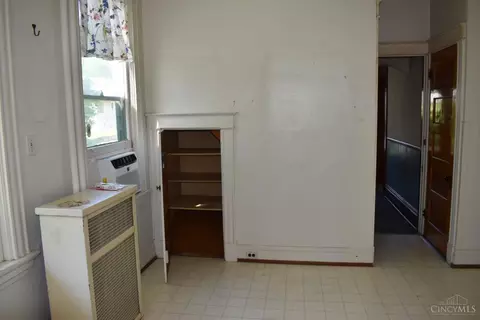 Entry Way - 3736 High Point Ave, Cincinnati, OH 45211 photo 5 of 5