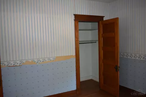 Bedroom - 3736 High Point Ave, Cincinnati, OH 45211 photo 6 of 9