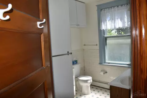Bath - 3736 High Point Ave, Cincinnati, OH 45211 photo 1 of 2
