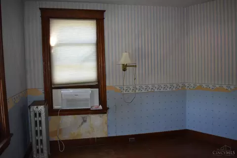 Bedroom - 3736 High Point Ave, Cincinnati, OH 45211 photo 7 of 9
