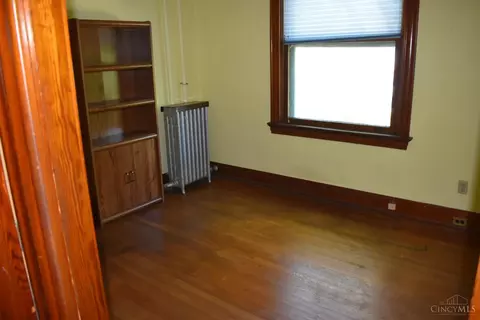 Bedroom - 3736 High Point Ave, Cincinnati, OH 45211 photo 3 of 9