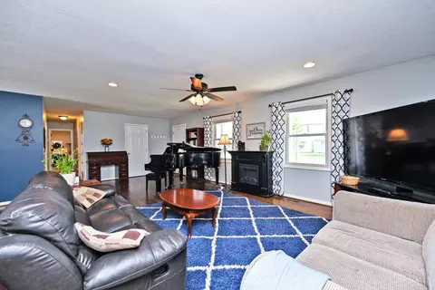 Living - 112 Boulder Dr, Mount Orab, OH 45154 photo 3 of 4