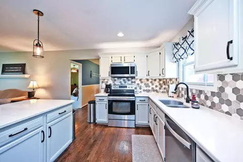 Kitchen - 112 Boulder Dr, Mount Orab, OH 45154 photo 5 of 6