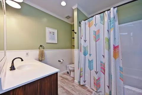 Bath - 112 Boulder Dr, Mount Orab, OH 45154 photo 4 of 5