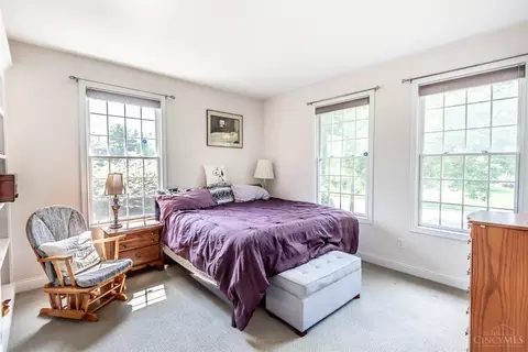 Bedroom - 252 Links View Dr, Hamilton Township, OH 45039 photo 1 of 8