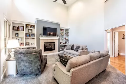 Living - 252 Links View Dr, Hamilton Township, OH 45039 photo 3 of 4