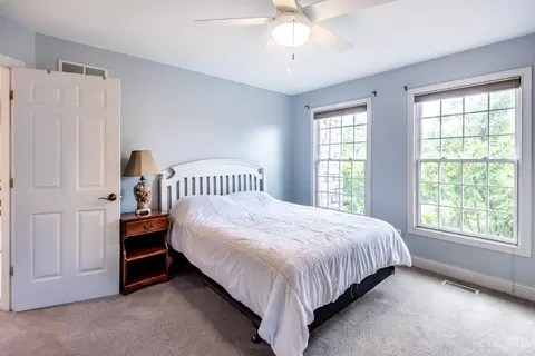 Bedroom - 252 Links View Dr, Hamilton Township, OH 45039 photo 6 of 8