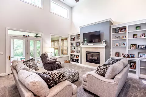Living - 252 Links View Dr, Hamilton Township, OH 45039 photo 1 of 4