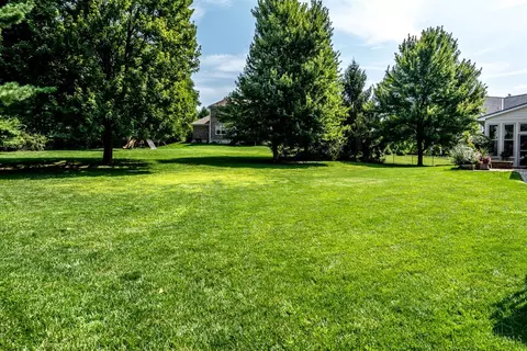 Exterior - 252 Links View Dr, Hamilton Township, OH 45039 photo 7 of 14
