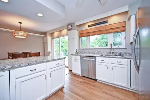 Kitchen - 7256 Jethve Ln, Cincinnati, OH 45243 photo 6 of 8
