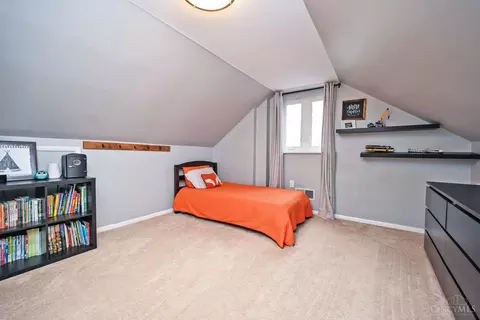Bedroom - 7256 Jethve Ln, Cincinnati, OH 45243 photo 5 of 11