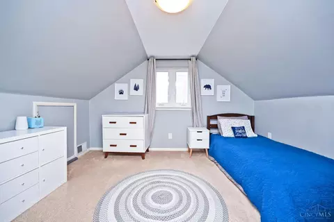 Bedroom - 7256 Jethve Ln, Cincinnati, OH 45243 photo 6 of 11