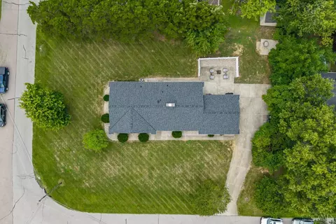 View/Area - 1028 Newcastle Dr, Cincinnati, OH 45231 photo 3 of 10