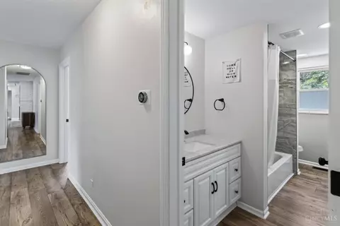 Entry Way - 1028 Newcastle Dr, Cincinnati, OH 45231 photo 3 of 3