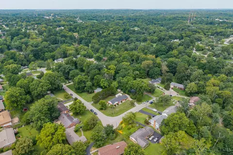 View/Area - 1028 Newcastle Dr, Cincinnati, OH 45231 photo 8 of 10
