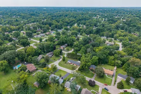 View/Area - 1028 Newcastle Dr, Cincinnati, OH 45231 photo 9 of 10