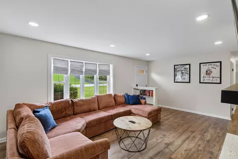 Living - 1028 Newcastle Dr, Cincinnati, OH 45231 photo 2 of 5
