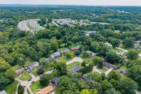 View/Area - 1028 Newcastle Dr, Cincinnati, OH 45231 photo 1 of 10
