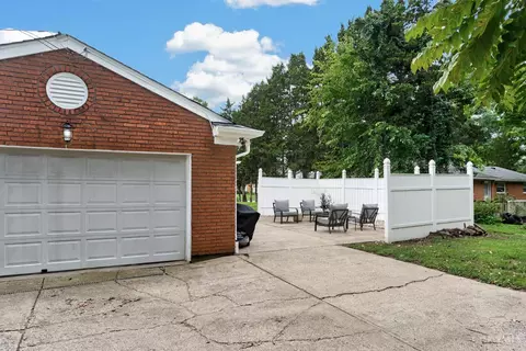 Exterior - 1028 Newcastle Dr, Cincinnati, OH 45231 photo 5 of 12