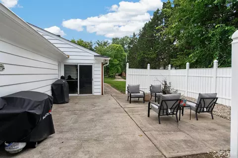Exterior - 1028 Newcastle Dr, Cincinnati, OH 45231 photo 6 of 12