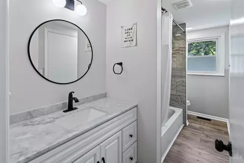 Bath - 1028 Newcastle Dr, Cincinnati, OH 45231 photo 4 of 5