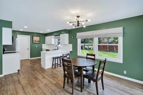 Dining - 1028 Newcastle Dr, Cincinnati, OH 45231 photo 4 of 4