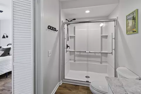 Bath - 1028 Newcastle Dr, Cincinnati, OH 45231 photo 2 of 5