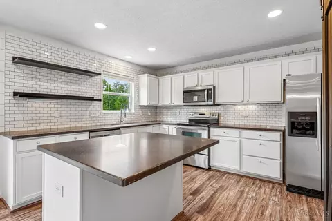 Kitchen - 7235 Northgate Dr, Maineville, OH 45039 photo 2 of 3