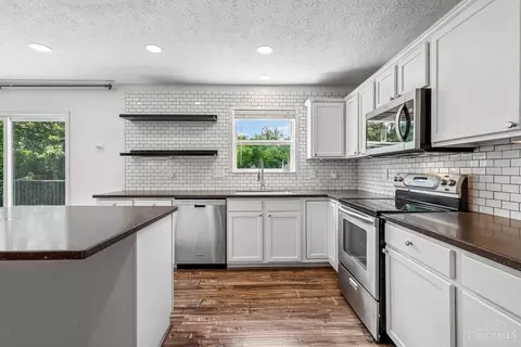 Kitchen - 7235 Northgate Dr, Maineville, OH 45039 photo 1 of 3