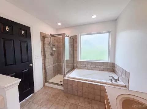 Bath - 7235 Northgate Dr, Maineville, OH 45039 photo 3 of 6