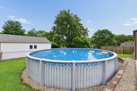 Exterior - 8546 Darnell Ave, Cincinnati, OH 45236 photo 5 of 10