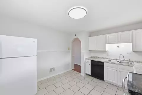 Kitchen - 8546 Darnell Ave, Cincinnati, OH 45236 photo 2 of 3