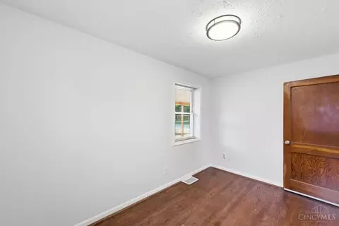 Bedroom - 8546 Darnell Ave, Cincinnati, OH 45236 photo 1 of 11