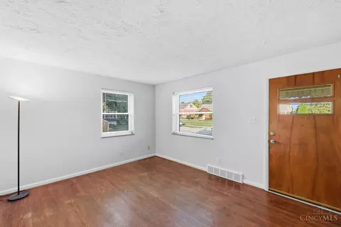 Living - 8546 Darnell Ave, Cincinnati, OH 45236 photo 2 of 3