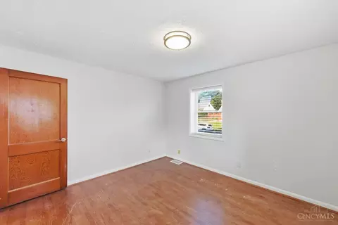 Bedroom - 8546 Darnell Ave, Cincinnati, OH 45236 photo 6 of 11