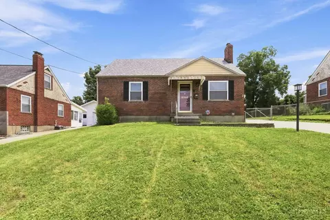 Exterior - 8546 Darnell Ave, Cincinnati, OH 45236 photo 2 of 10