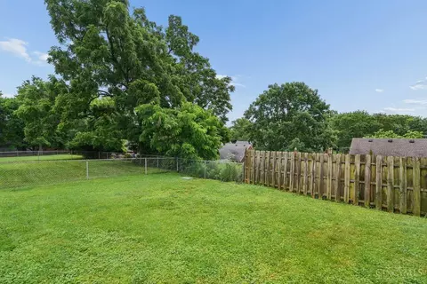 Exterior - 8546 Darnell Ave, Cincinnati, OH 45236 photo 7 of 10