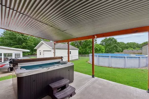 Exterior - 8546 Darnell Ave, Cincinnati, OH 45236 photo 4 of 10