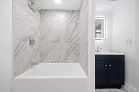 Bath - 2560 Hackberry St, Cincinnati, OH 45206 photo 4 of 4