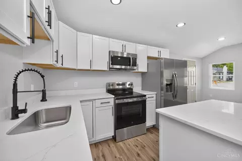 Kitchen - 8812 Pine Rd, Cincinnati, OH 45242 photo 3 of 7