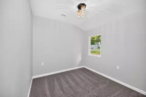 Bedroom - 8812 Pine Rd, Cincinnati, OH 45242 photo 11 of 13