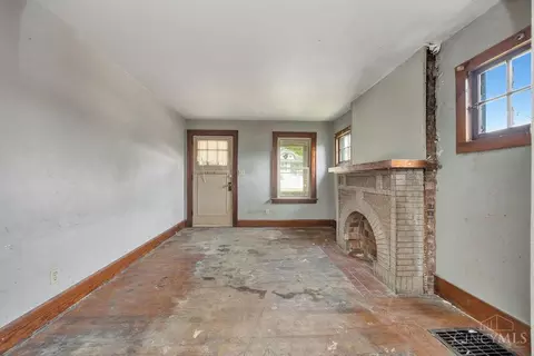 Living - 5807 Elder St, Fairfax, OH 45227 photo 5 of 7