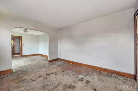 Living - 5807 Elder St, Fairfax, OH 45227 photo 2 of 7