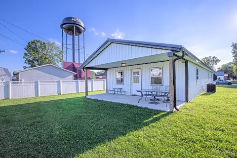 240 Sycamore St, Lynchburg, OH 45142