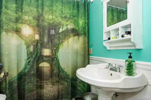 Bath - 213 Highland Ave, Blanchester, OH 45107 photo 1 of 4