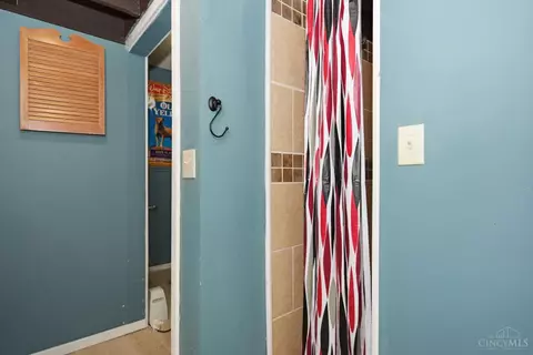 Bath - 213 Highland Ave, Blanchester, OH 45107 photo 3 of 4