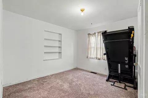 Bedroom - 8317 Lake Ave, Cincinnati, OH 45236 photo 2 of 5