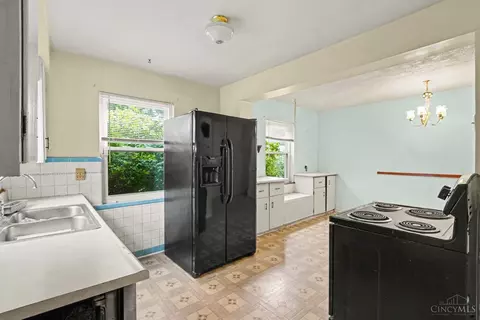 Kitchen - 8317 Lake Ave, Cincinnati, OH 45236 photo 1 of 2